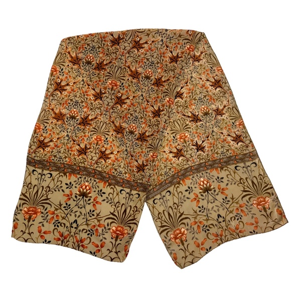 Silk Scarf – Metropolitan Museum of Art - Arts & Crafts Floral Design - Picture 4 of 9